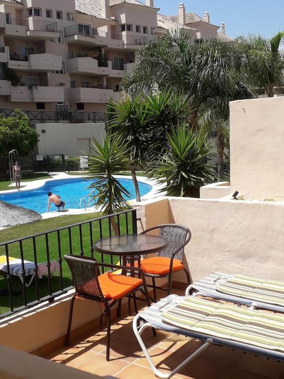 Duquesa Fairways, A Spacious Apartment With Fabulous Views And Facilities Manilva Bagian luar foto