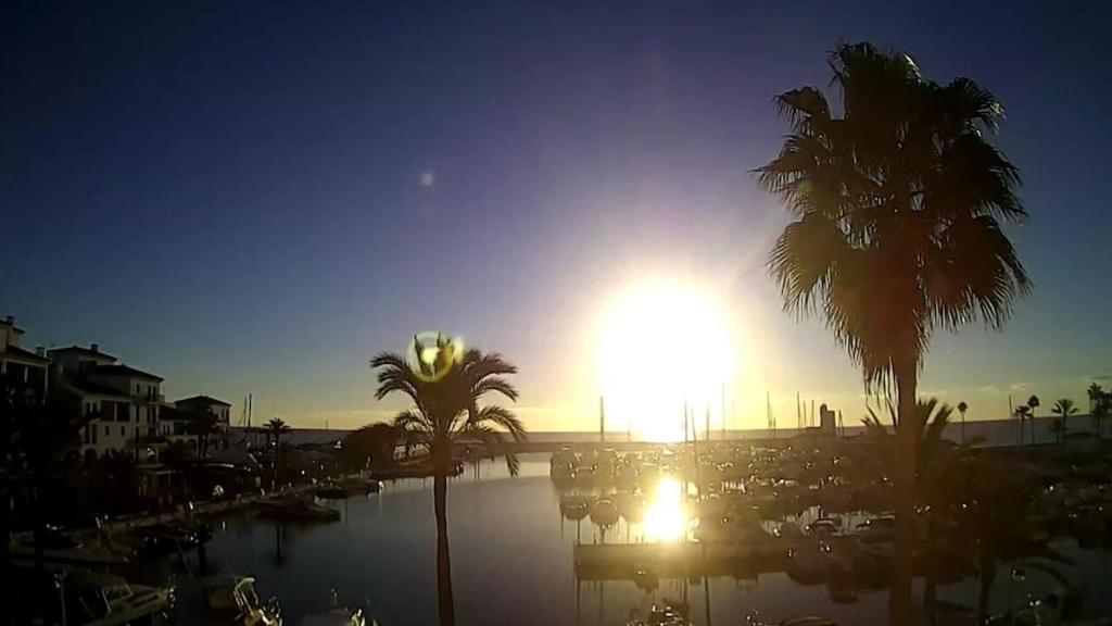 Duquesa Fairways, A Spacious Apartment With Fabulous Views And Facilities Manilva Bagian luar foto