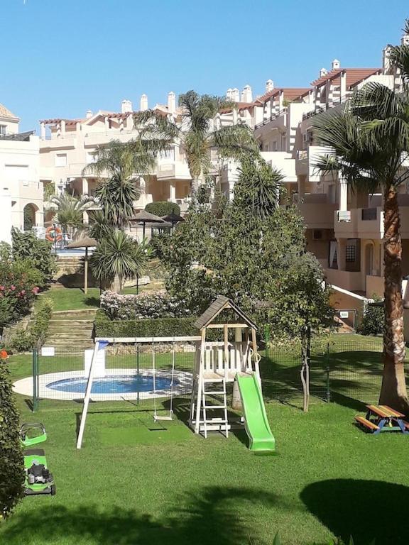 Duquesa Fairways, A Spacious Apartment With Fabulous Views And Facilities Manilva Bagian luar foto