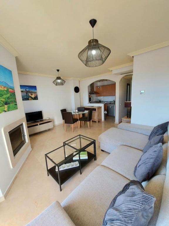 Duquesa Fairways, A Spacious Apartment With Fabulous Views And Facilities Manilva Bagian luar foto